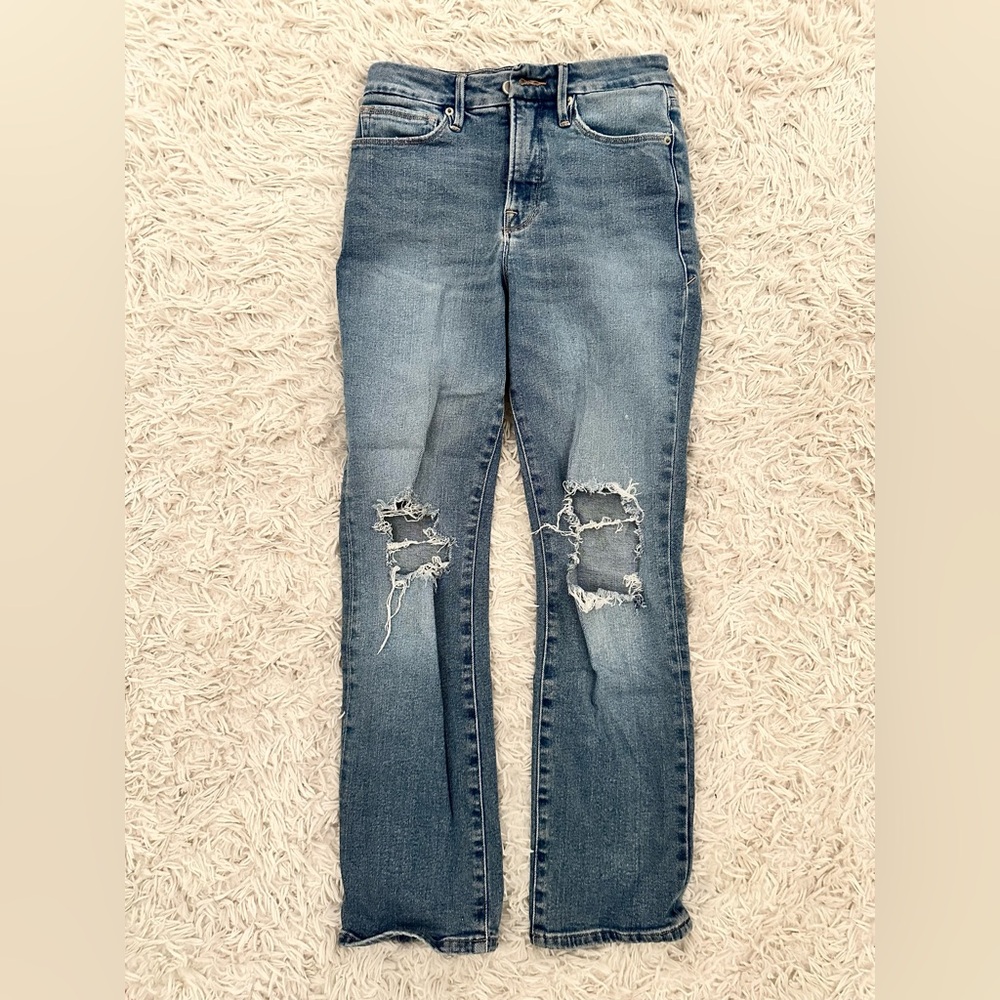 Good American. Size 0/25. Straight leg destroyed denim.